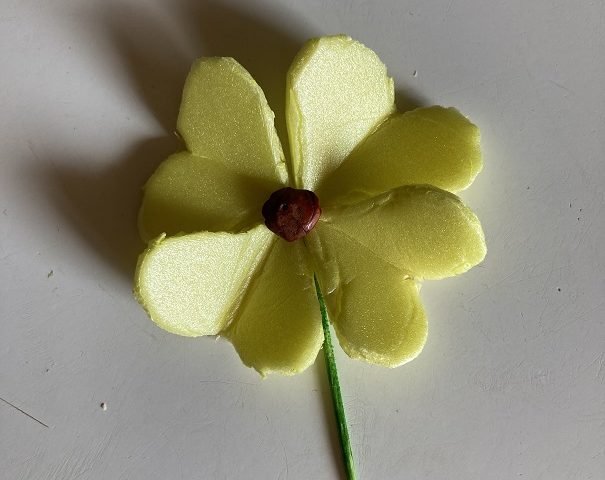 Fiore vaschetta gialla