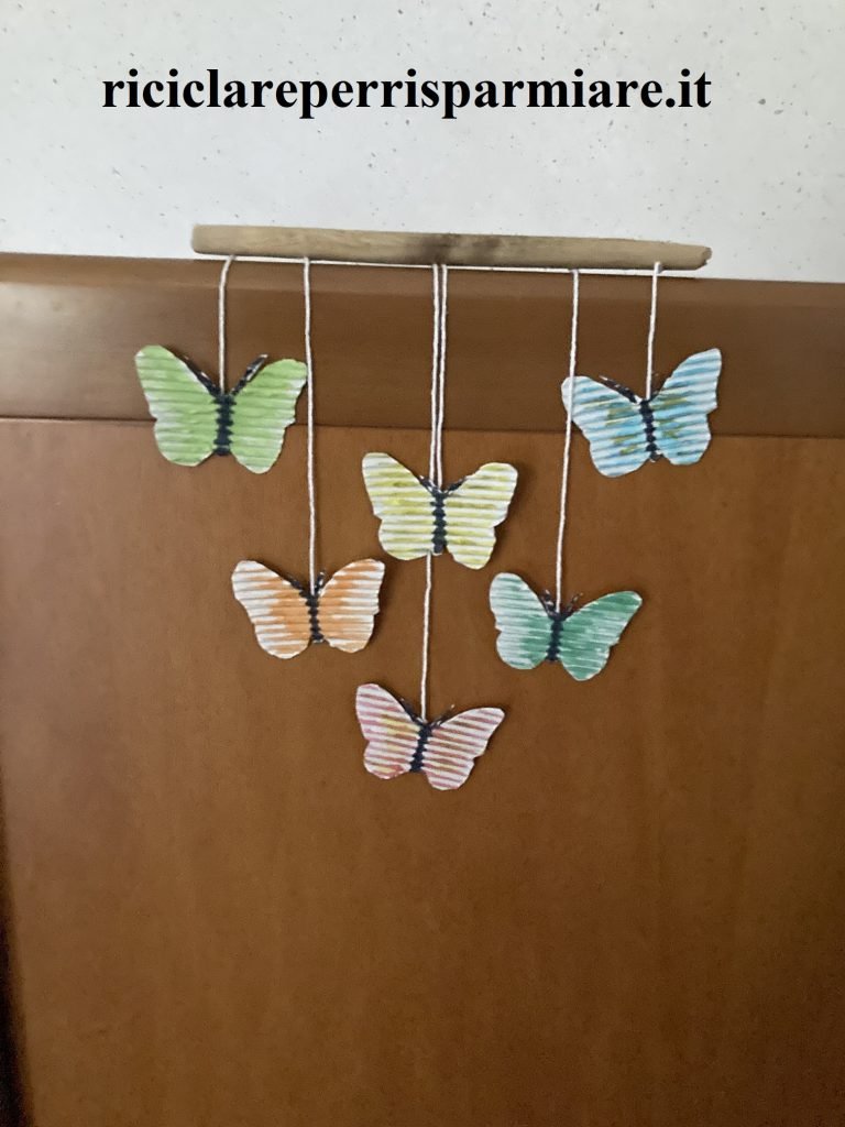 BOFUNX Kit di Pittura Artigianale in Legno, 16pcs Farfalle 3D Fai da Te di Legno Lavoretti Creativi per Bambini DIY per Colorare e Dipingere Regali di Compleanno per Bambini